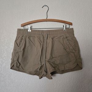 Lou & Grey Khaki Shorts Size Medium